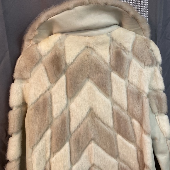 Mink And Leather Coat - Picture 10 of 11